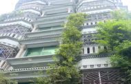 মেরুল বাড্ডায় গোল্ডেন মনিরের বাসায় র‍্যাবের অভিযান