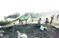 উন্মুক্তভাবে কয়লা বিক্রি, ঝুঁকিতে স্বাস্থ্য-পরিবেশ