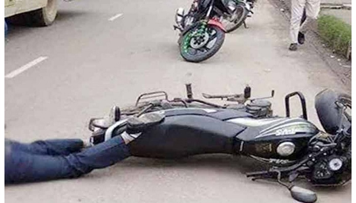 ট্রাকের চাকায় পিষ্ট হয়ে দুই মোটরসাইকেল আরোহী নিহত